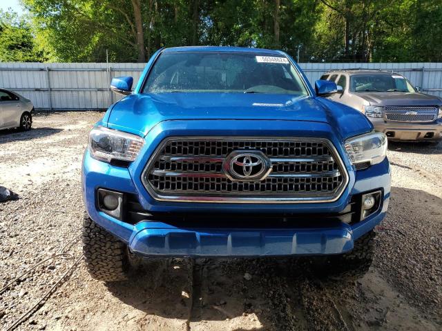 5TFCZ5AN6HX108703 - 2017 TOYOTA TACOMA DOUBLE CAB BLUE photo 5