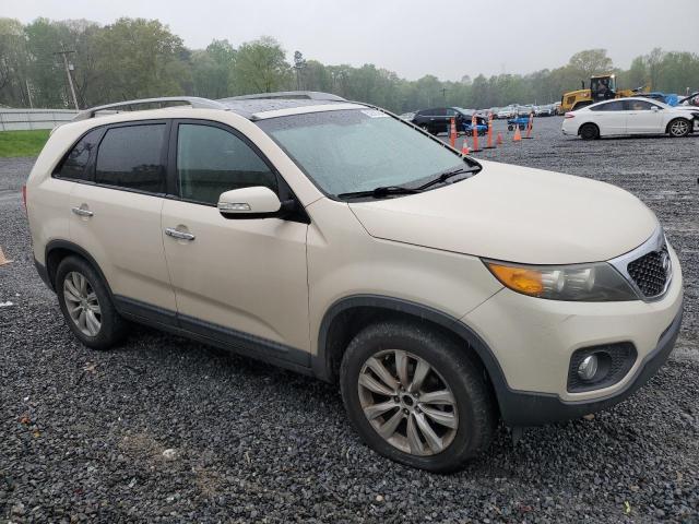 5XYKU4A20BG075198 - 2011 KIA SORENTO EX CREAM photo 4