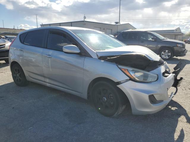 KMHCT5AE9GU255448 - 2016 HYUNDAI ACCENT SE SILVER photo 4