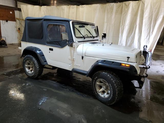 2BCCV8126JB507807 - 1988 JEEP WRANGLER SAHARA WHITE photo 4