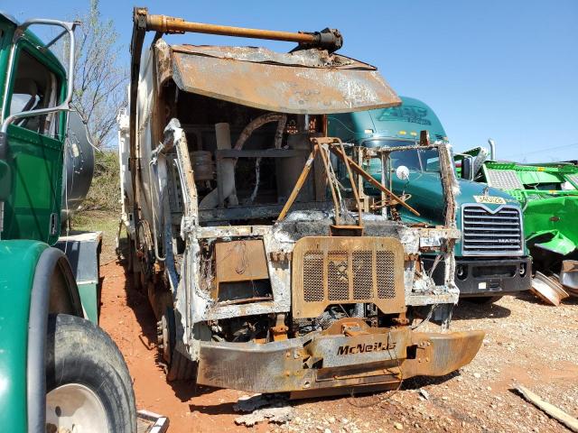 2020 PETERBILT 520, null