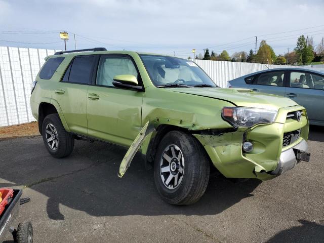 JTERU5JR8P6094511 - 2023 TOYOTA 4RUNNER SE GREEN photo 4