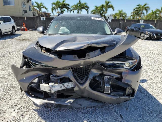 ZASFAKPN9J7B83466 - 2018 ALFA ROMEO STELVIO SPORT Grau Foto 5