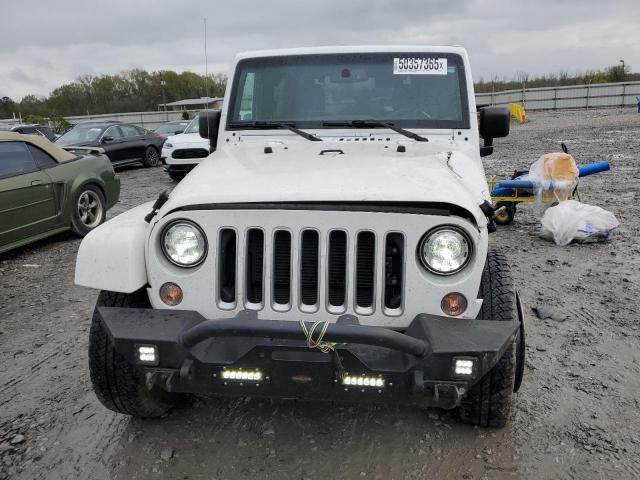 1C4GJWBG6JL922961 - 2018 JEEP WRANGLER SAHARA 白色 照片 5