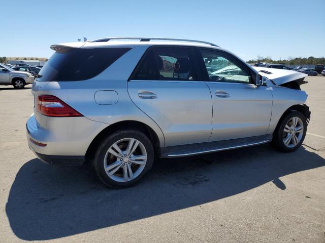 4JGDA5HB7CA001710 - 2012 MERCEDES-BENZ ML 350 4MATIC SILVER photo 3