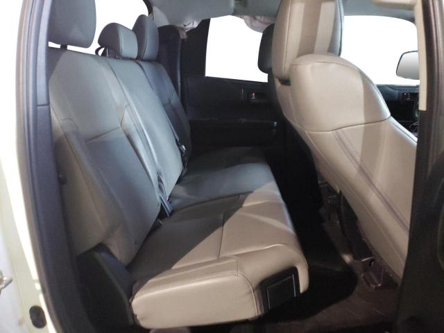 5TFRM5F11JX129088 - 2018 TOYOTA TUNDRA DOUBLE CAB SR/SR5 WHITE photo 10