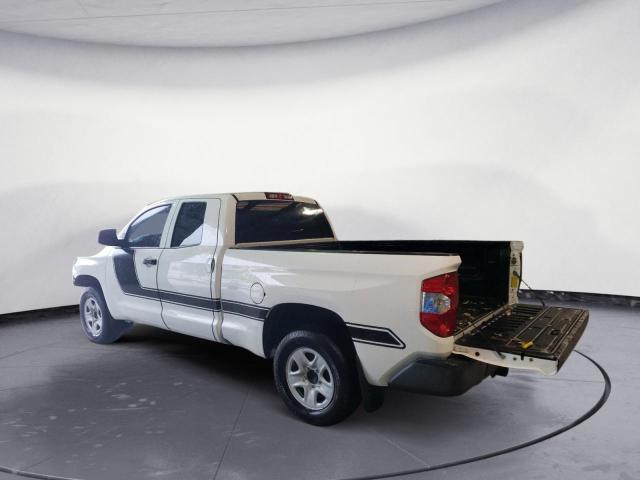 5TFRM5F11JX129088 - 2018 TOYOTA TUNDRA DOUBLE CAB SR/SR5 WHITE photo 2