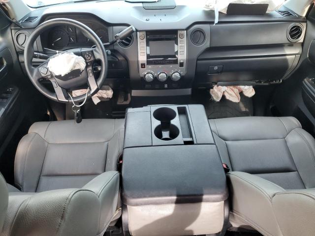 5TFRM5F11JX129088 - 2018 TOYOTA TUNDRA DOUBLE CAB SR/SR5 WHITE photo 8