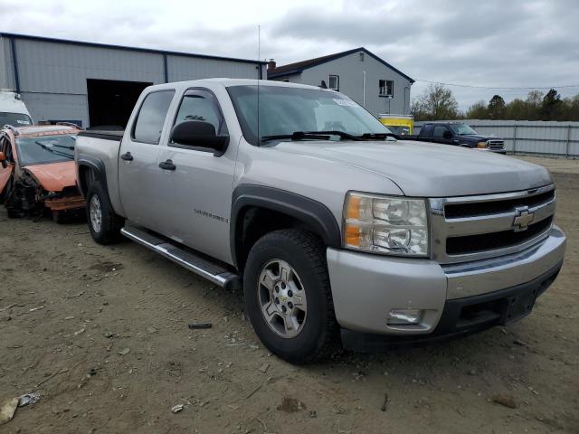 2GCEK13C771544795 - 2007 CHEVROLET SILVERADO K1500 CREW CAB SILVER photo 4