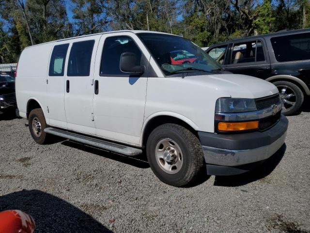 1GCWGAFG4L1270914 - 2020 CHEVROLET EXPRESS G2 WHITE photo 4