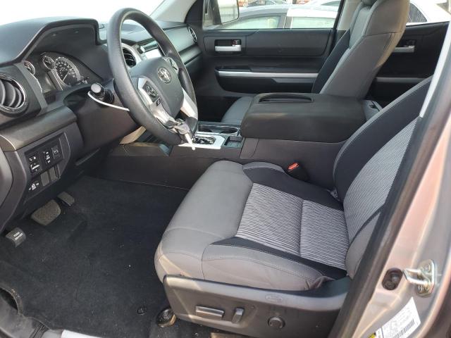 5TFRW5F14HX219940 - 2017 TOYOTA TUNDRA DOUBLE CAB SR/SR5 SILVER photo 7