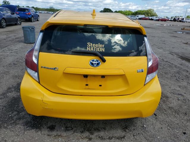 JTDKDTB33F1090043 - 2015 TOYOTA PRIUS C YELLOW photo 6