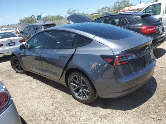 5YJ3E1EA8NF332587 - 2022 TESLA MODEL 3 GRAY photo 2