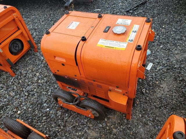 TTB01761 - 2010 TITN TG 7500D ORANGE photo 3