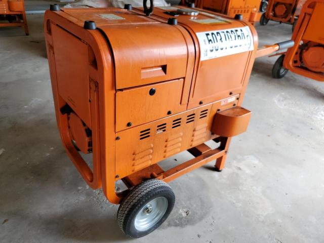 TTB01811 - 2009 GEN GENERATOR Orange Foto 2
