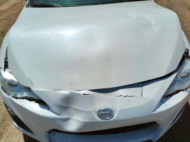 JF1ZNAA19E8705738 - 2014 TOYOTA SCION FR-S WHITE photo 11