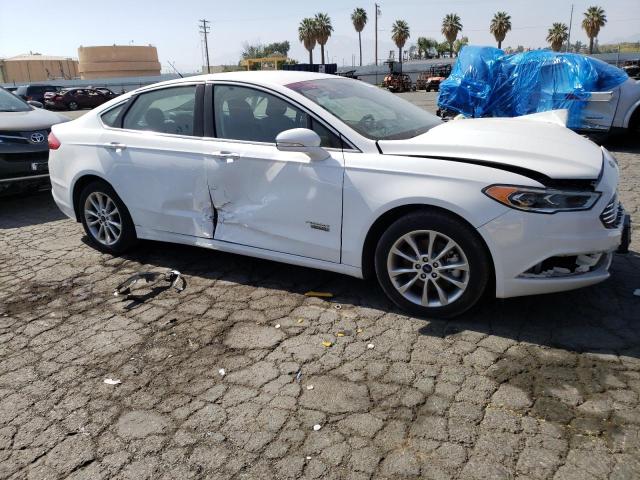 3FA6P0PU0JR133184 - 2018 FORD FUSION SE PHEV WHITE photo 4