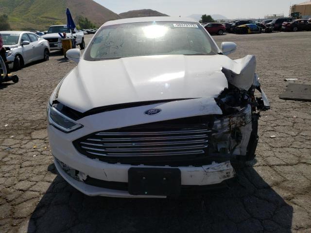 3FA6P0PU0JR133184 - 2018 FORD FUSION SE PHEV WHITE photo 5