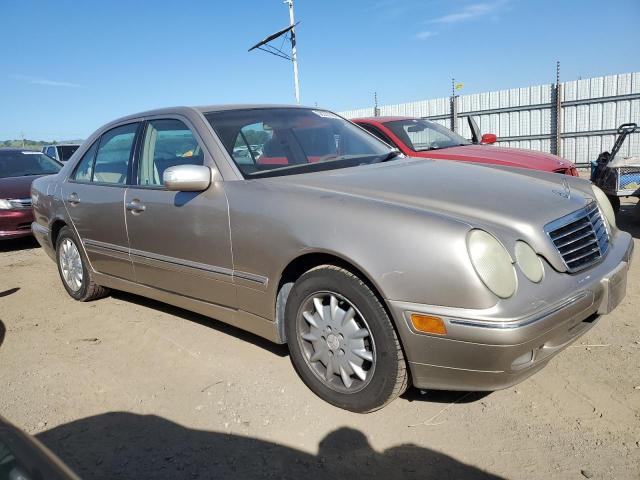 WDBJF65J01B327994 - 2001 MERCEDES-BENZ E-320 320 TAN photo 4