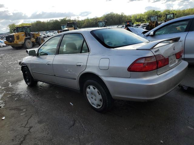 1HGCG5643XA148116 - 1999 HONDA ACCORD LX TAN photo 2