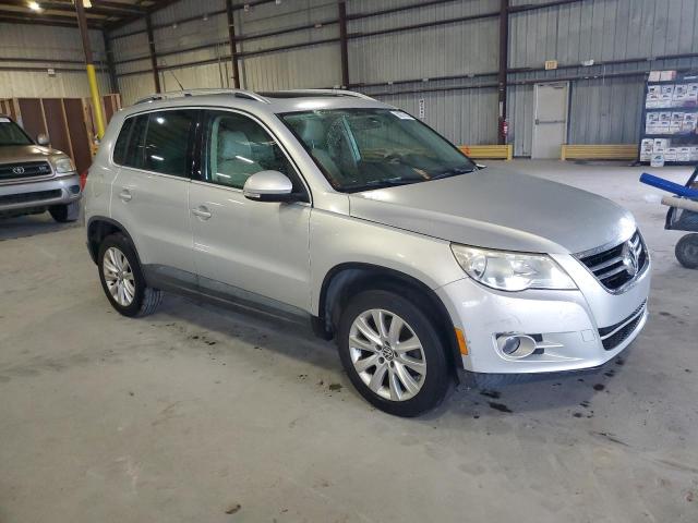 WVGAV75N69W545838 - 2009 VOLKSWAGEN TIGUAN S SILVER photo 4