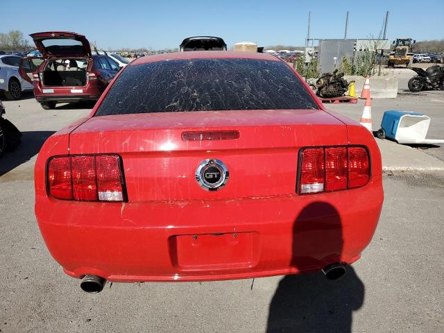 1ZVFT82H765198877 - 2006 FORD MUSTANG GT RED photo 6