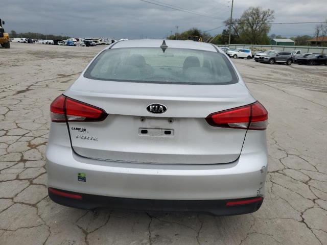 3KPFK4A72JE233992 - 2018 KIA FORTE LX SILVER photo 6