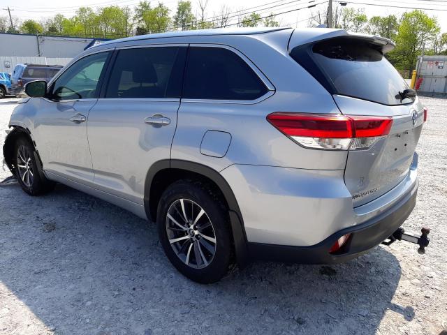 5TDJZRFH8JS529254 - 2018 TOYOTA HIGHLANDER SE SILVER photo 2