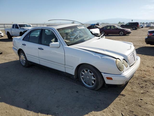 WDBJF25H4XA919208 - 1999 MERCEDES-BENZ E 300TD WHITE photo 4