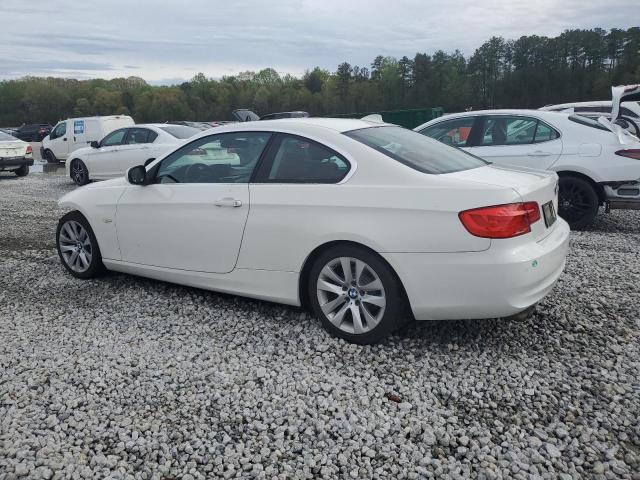 WBAKE3C56BE559008 - 2011 BMW 328 I WHITE photo 2