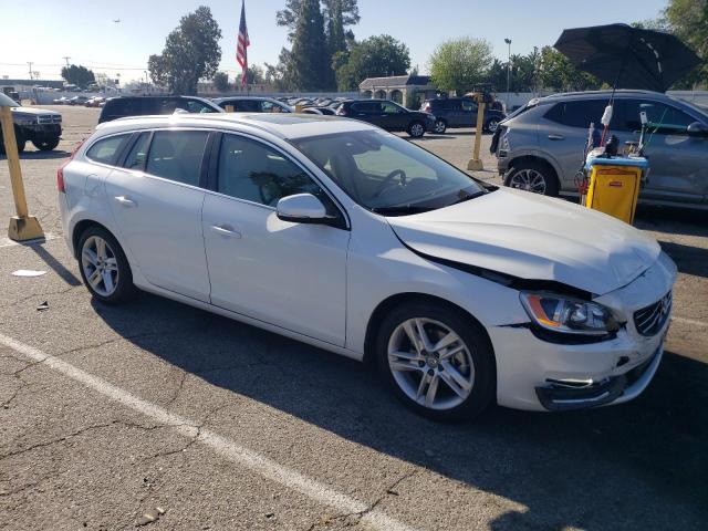 YV140MEK2F1262277 - 2015 VOLVO V60 PREMIER WHITE photo 4