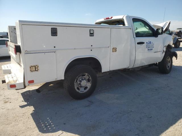 1GBHC24K78E104733 - 2008 CHEVROLET SILVERADO C2500 HEAVY DUTY WHITE photo 3