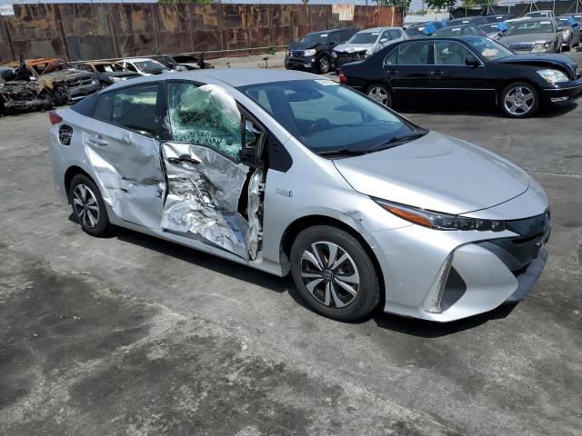 JTDKARFP0J3083234 - 2018 TOYOTA PRIUS PRIM Silber Foto 4