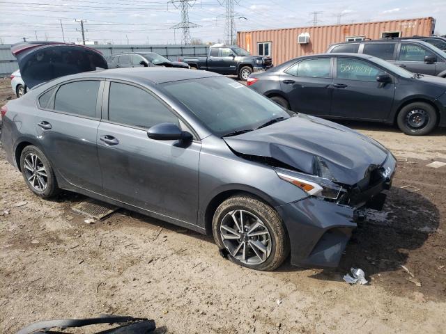 3KPF24AD0NE500834 - 2022 KIA FORTE FE GRAY photo 4