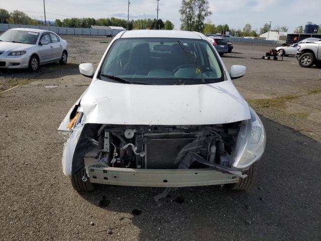 3N1CN7AP2GL870187 - 2016 NISSAN VERSA S WHITE photo 5