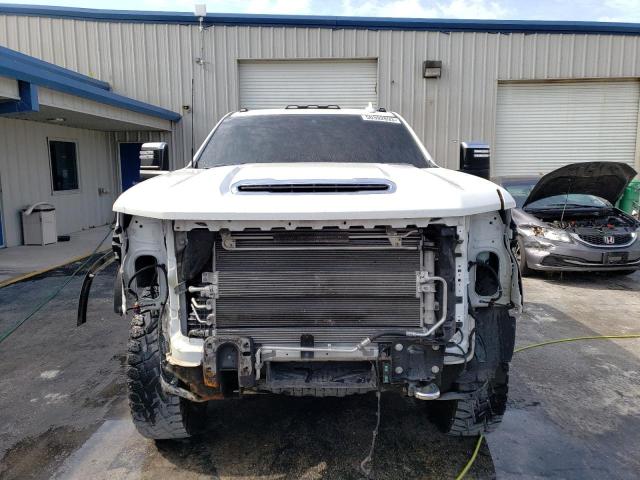 1GC4YREY5LF338945 - 2020 CHEVROLET SILVERADO K2500 HIGH COUNTRY WHITE photo 5