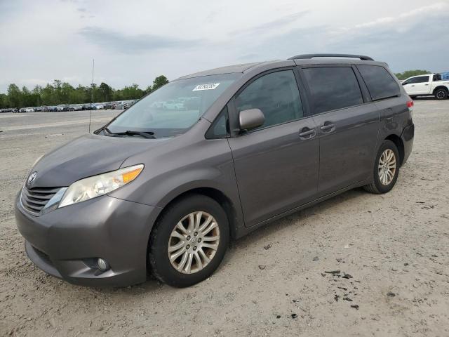 2013 TOYOTA SIENNA XLE, 