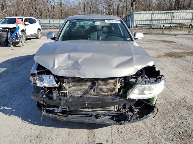 WVWTU63B55E066460 - 2005 VOLKSWAGEN PASSAT GLX 4MOTION 金色 照片 5