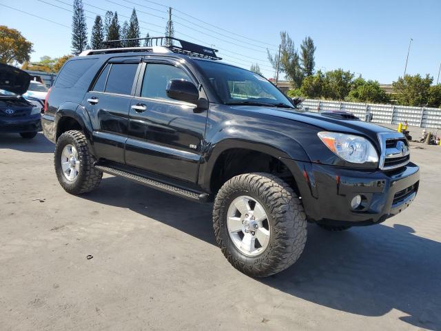 JTEZU14R768042634 - 2006 TOYOTA 4RUNNER SR5 BLACK photo 4