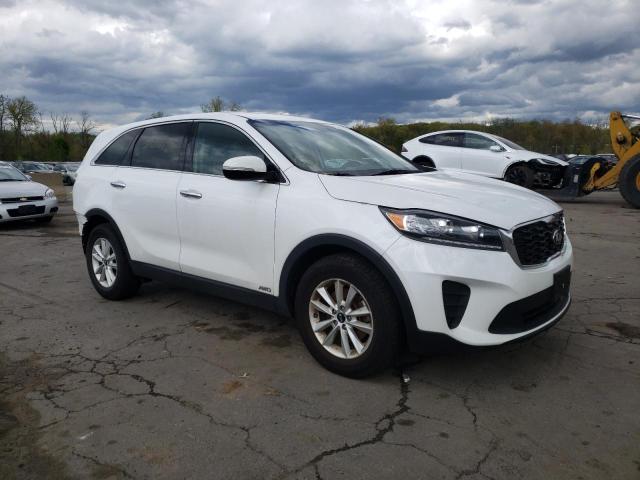 5XYPGDA36KG569054 - 2019 KIA SORENTO L WHITE photo 4