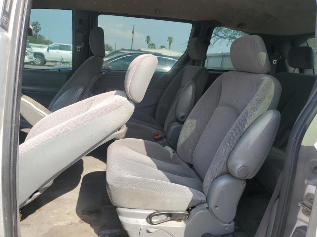 1C4GP45R54B564438 - 2004 CHRYSLER TOWN & COU 银色 照片 11