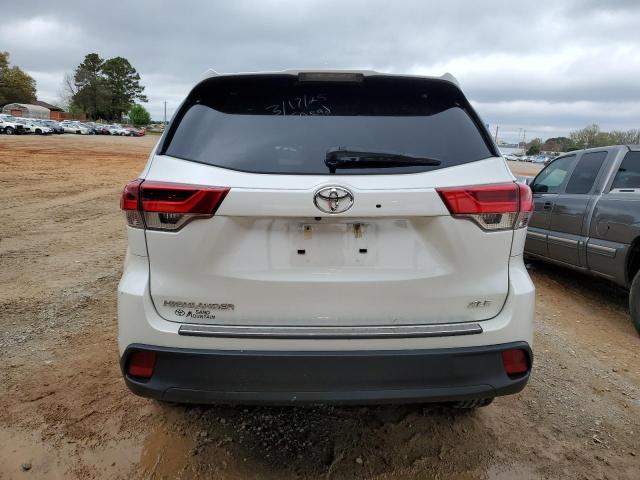 5TDKZRFH5KS553176 - 2019 TOYOTA HIGHLANDER SE WHITE photo 6