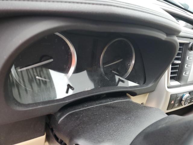 5TDKZRFH5KS553176 - 2019 TOYOTA HIGHLANDER SE WHITE photo 9