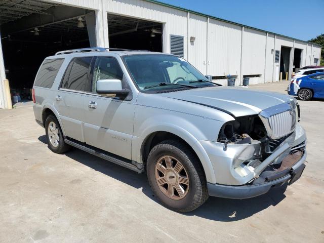 5LMFU27525LJ17394 - 2005 LINCOLN NAVIGATOR SILVER photo 4