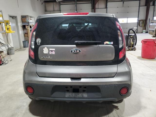 KNDJN2A2XJ7572879 - 2018 KIA SOUL SILVER photo 6