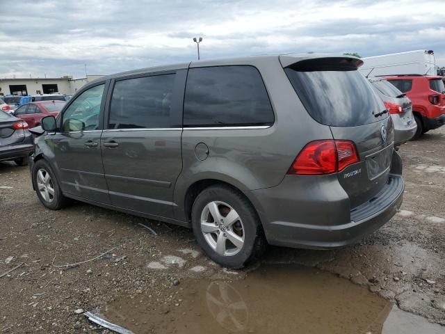 2V4RW3D19AR236704 - 2010 VOLKSWAGEN ROUTAN SE GRAY photo 2