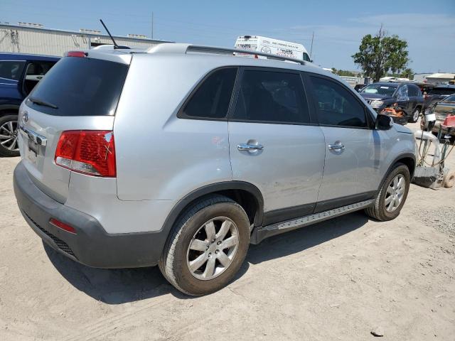 5XYKT4A18BG085410 - 2011 KIA SORENTO BASE SILVER photo 3