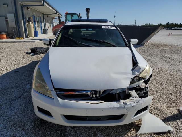 1HGCM56897A148469 - 2007 HONDA ACCORD EX WHITE photo 5