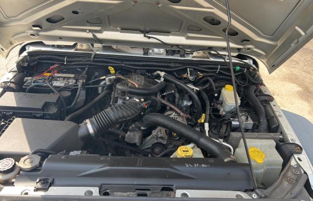 1J4HA3H16BL500982 - 2011 JEEP WRANGLER U SPORT فضي صورة 7