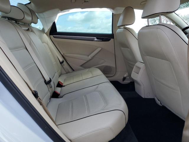 1VWDT7A37HC049343 - 2017 VOLKSWAGEN PASSAT R-LINE Սպիտակ լուսանկար 10